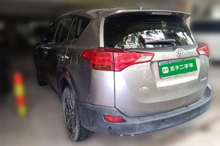 Used Toyota RAV4 2015 2.0L CVT Two-Wheel Drive Fashion Edition Exterior 2
