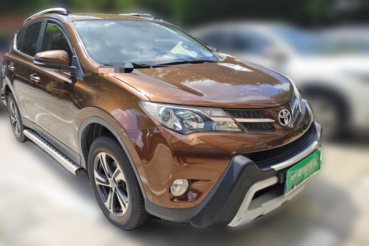 Used Toyota RAV4 2015 2.0L CVT Two-Wheel Drive Urban Edition Front Right 45 Deg