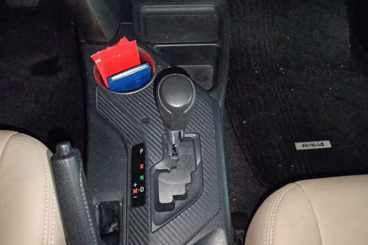 Used Toyota RAV4 2015 2.0L CVT Two-Wheel Drive Fashion Edition Gear Lever