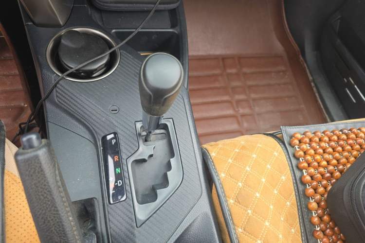 Used Toyota RAV4 2015 2.0L CVT Two-Wheel Drive Fashion Edition Gear Lever