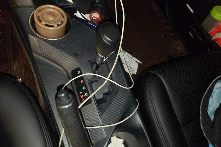 Used Toyota RAV4 2015 2.0L CVT Two-Wheel Drive Fashion Edition Gear Lever