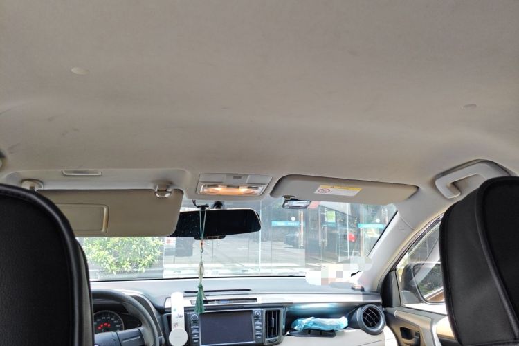 Used Toyota RAV4 2015 2.0L CVT Two-Wheel Drive Urban Edition Headliner