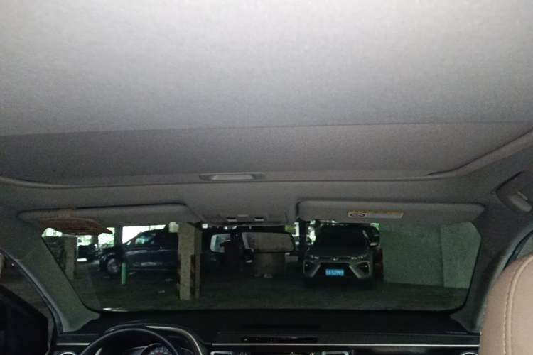 Used Toyota RAV4 2015 2.0L CVT Two-Wheel Drive Fashion Edition Headliner