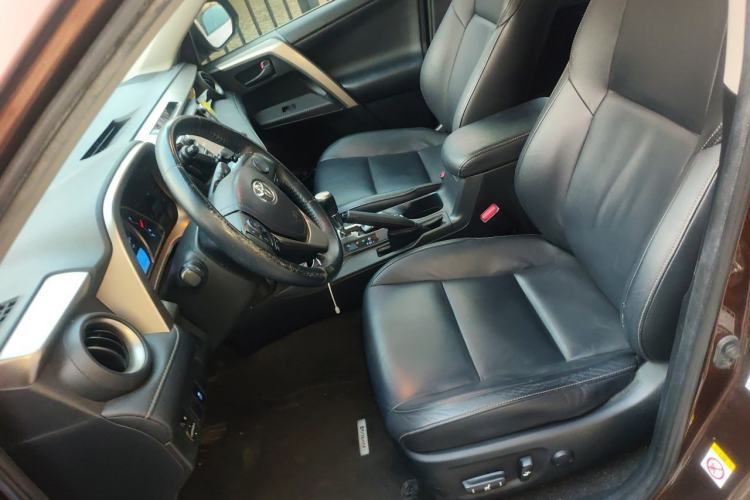 Used Toyota RAV4 2015 2.5L Automatic 4x4 Elite Edition Left Front Seat