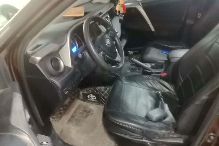 Used Toyota RAV4 2015 2.0L CVT Two-Wheel Drive Fashion Edition Left Front Seat