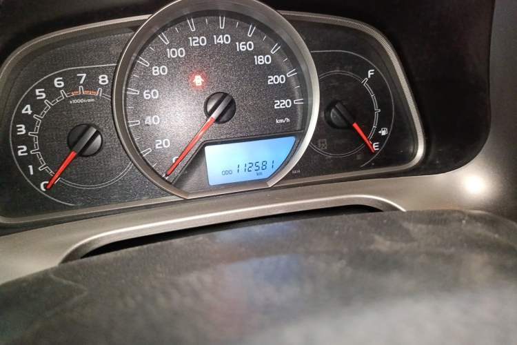 Used Toyota RAV4 2015 2.0L CVT Two-Wheel Drive Fashion Edition Odometer Close Up