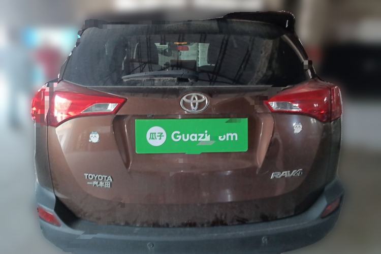 Used Toyota RAV4 2015 2.0L CVT Two-Wheel Drive Fashion Edition Rear