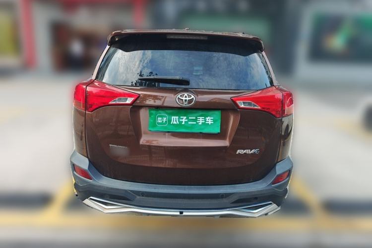 Used Toyota RAV4 2015 2.0L CVT Two-Wheel Drive Fashion Edition Rear