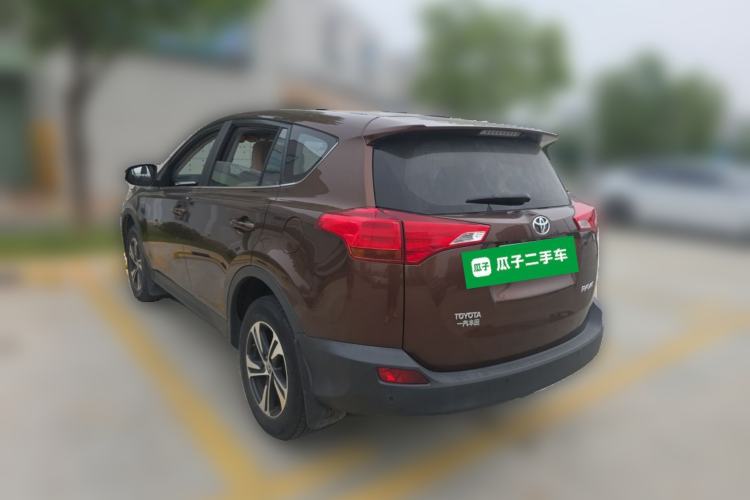 Used Toyota RAV4 2015 2.0L CVT Two-Wheel Drive Fashion Edition Rear Left 45 Deg