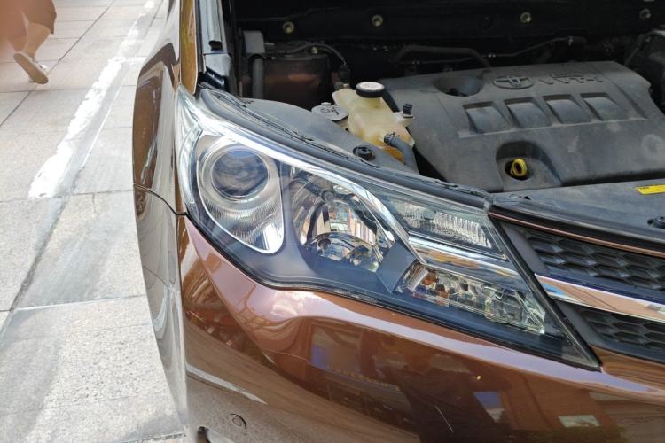 Used Toyota RAV4 2015 2.0L CVT Two-Wheel Drive Urban Edition Right Front Headlight
