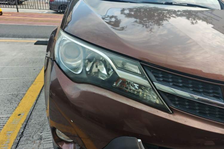 Used Toyota RAV4 2015 2.0L CVT Two-Wheel Drive Fashion Edition Right Front Headlight