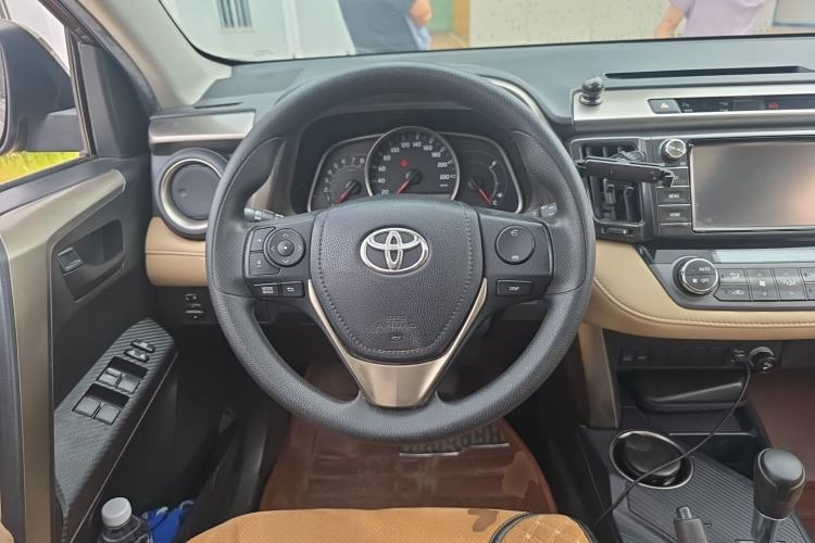 Used Toyota RAV4 2015 2.0L CVT Two-Wheel Drive Fashion Edition Steering Wheel