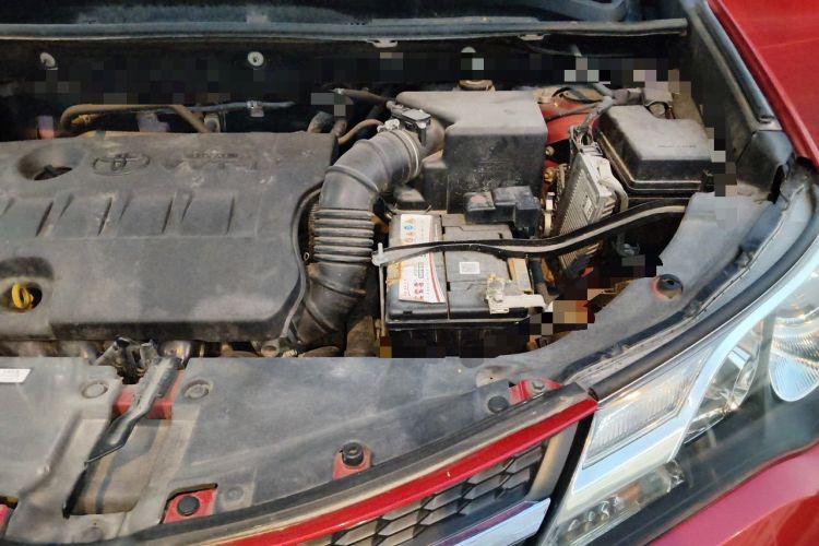 Used Toyota RAV4 2015 2.0L CVT Two-Wheel Drive Fashion Edition Engine Bay Left