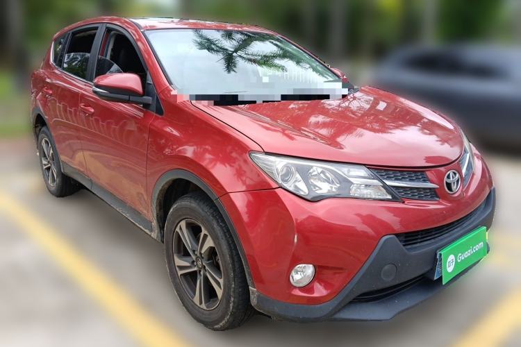Used Toyota RAV4 2015 2.0L CVT Two-Wheel Drive Fashion Edition Front Right 45 Deg