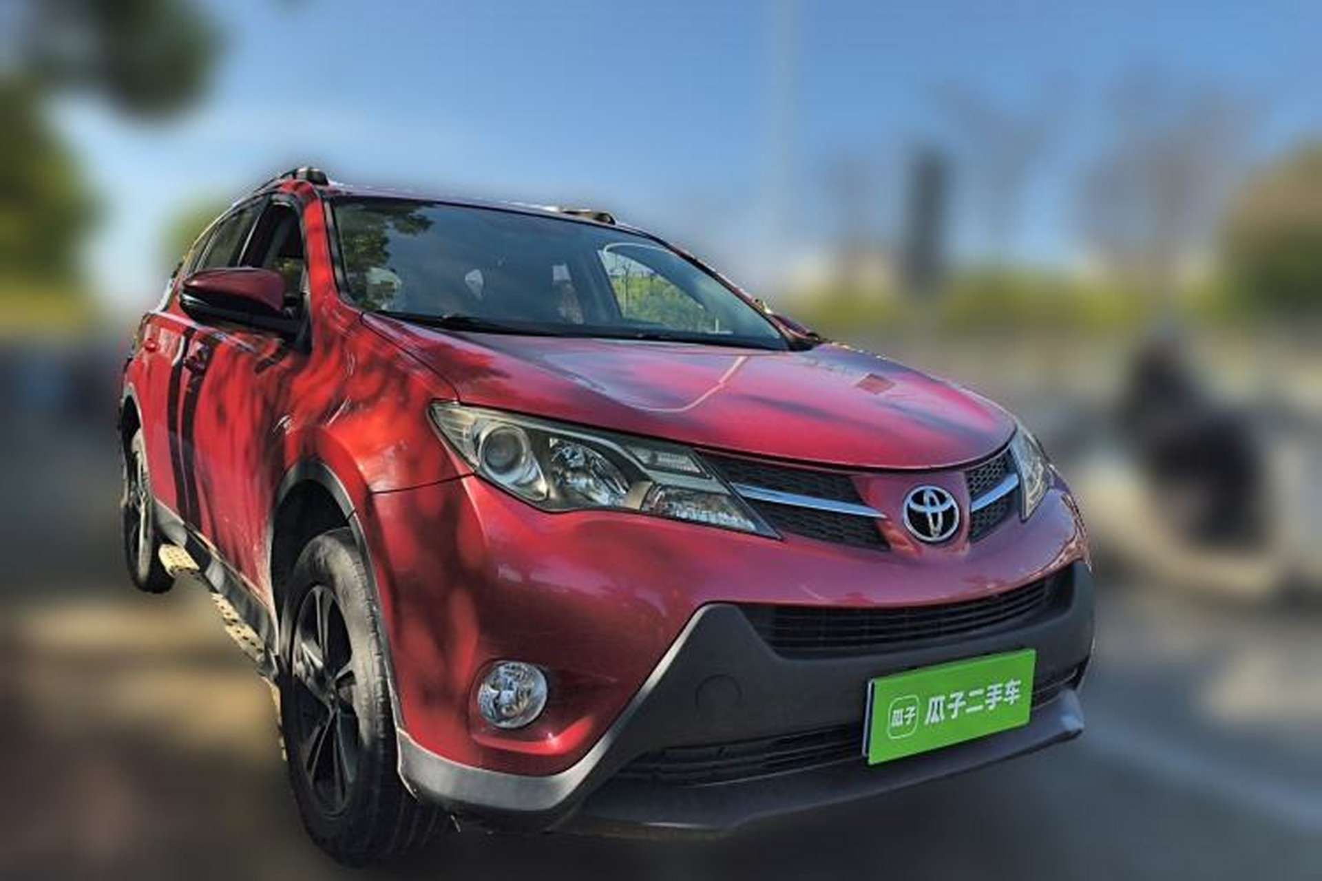 Used Toyota RAV4 2015 2.0L CVT Two-Wheel Drive Fashion Edition Front Right 45 Deg