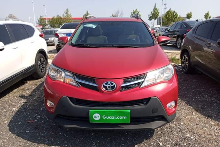 Used Toyota RAV4 2015 2.0L CVT Two-Wheel Drive Fashion Edition Front