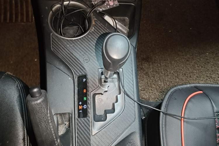 Used Toyota RAV4 2015 2.0L CVT Two-Wheel Drive Fashion Edition Gear Lever