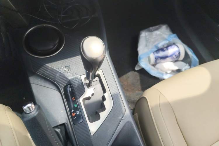 Used Toyota RAV4 2015 2.0L CVT Four-Wheel Drive New Edition Gear Lever