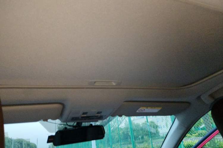 Used Toyota RAV4 2015 2.0L CVT Two-Wheel Drive Fashion Edition Headliner