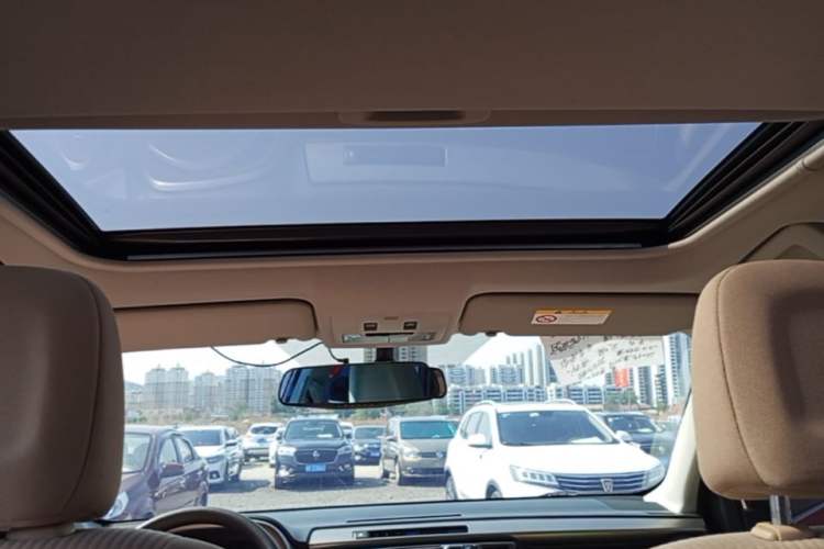 Used Toyota RAV4 2015 2.0L CVT Two-Wheel Drive Fashion Edition Headliner