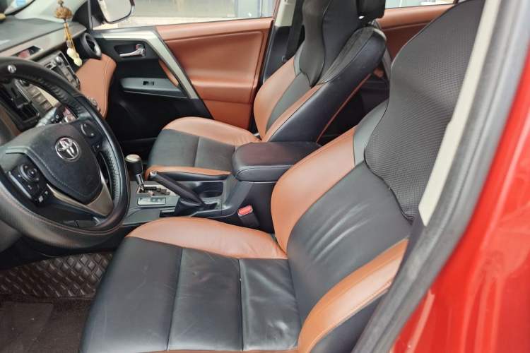 Used Toyota RAV4 2015 2.5L Automatic 4x4 Prestige Edition Left Front Seat