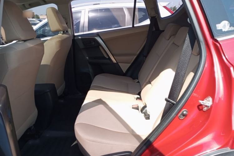 Used Toyota RAV4 2015 2.0L CVT Two-Wheel Drive Fashion Edition Left Rear Seat
