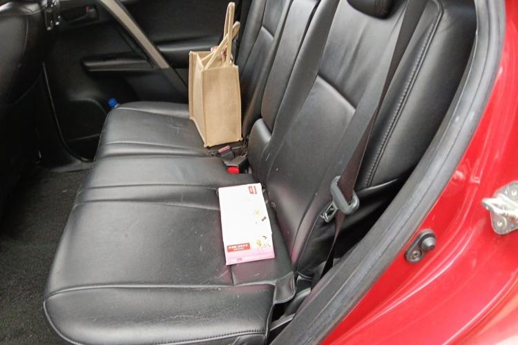 Used Toyota RAV4 2015 2.0L CVT Two-Wheel Drive Fashion Edition Left Rear Seat