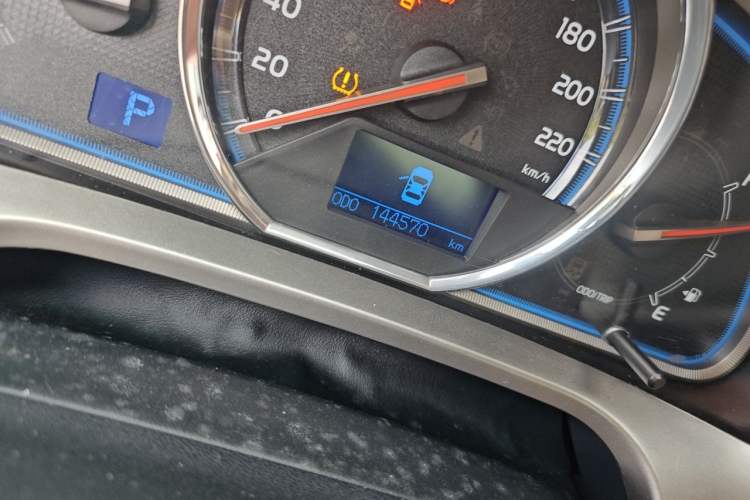 Used Toyota RAV4 2015 2.5L Automatic 4x4 Prestige Edition Odometer Close Up