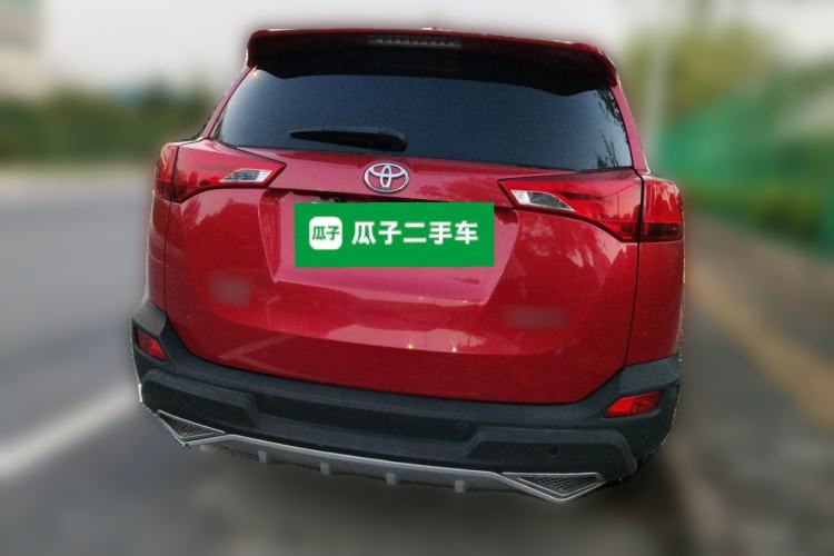 Used Toyota RAV4 2015 2.0L CVT Two-Wheel Drive Fashion Edition Rear