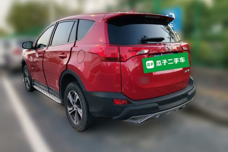 Used Toyota RAV4 2015 2.0L CVT Two-Wheel Drive Fashion Edition Rear Left 45 Deg