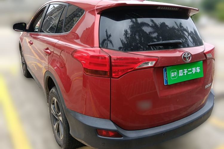 Used Toyota RAV4 2015 2.0L CVT Two-Wheel Drive Fashion Edition Rear Left 45 Deg