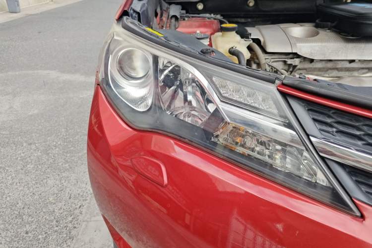 Used Toyota RAV4 2015 2.5L Automatic 4x4 Prestige Edition Right Front Headlight