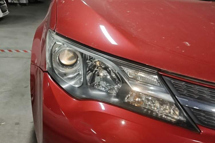 Used Toyota RAV4 2015 2.0L CVT Two-Wheel Drive Fashion Edition Right Front Headlight