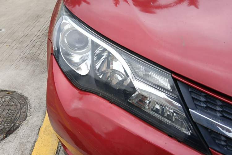 Used Toyota RAV4 2015 2.0L CVT Two-Wheel Drive Fashion Edition Right Front Headlight