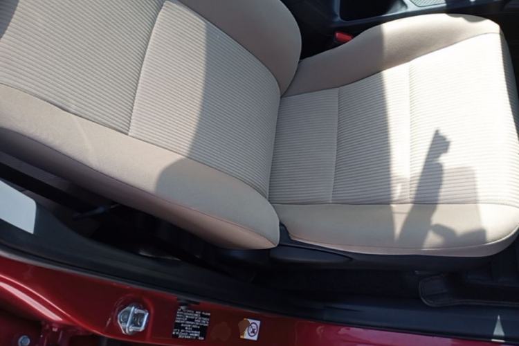 Used Toyota RAV4 2015 2.0L CVT Two-Wheel Drive Fashion Edition Right Front Seat