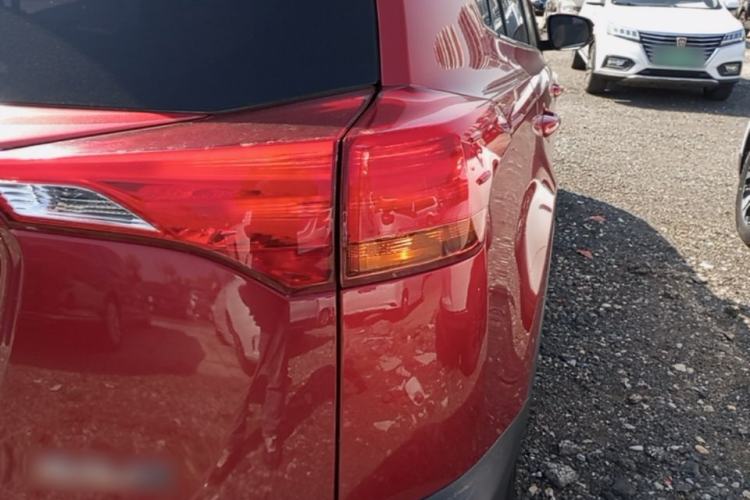 Used Toyota RAV4 2015 2.0L CVT Two-Wheel Drive Fashion Edition Right Rear Taillight