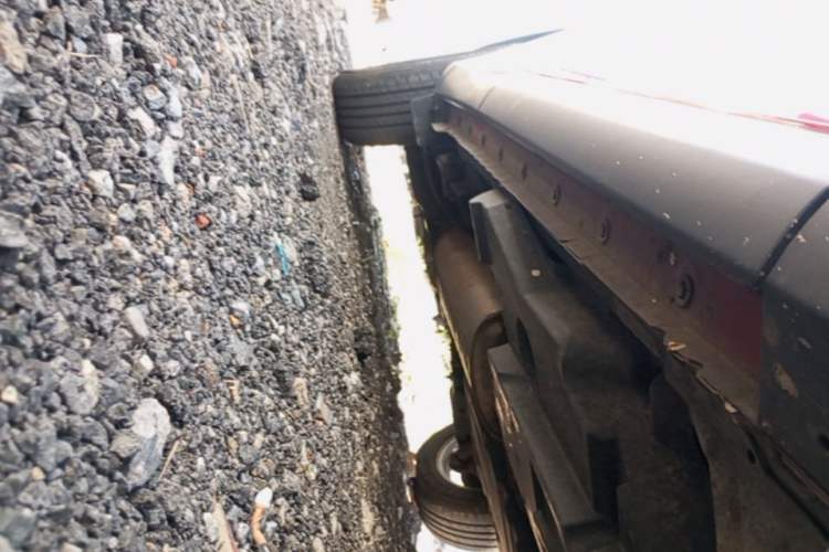 Used Toyota RAV4 2015 2.0L CVT Two-Wheel Drive Fashion Edition Right Side Sill