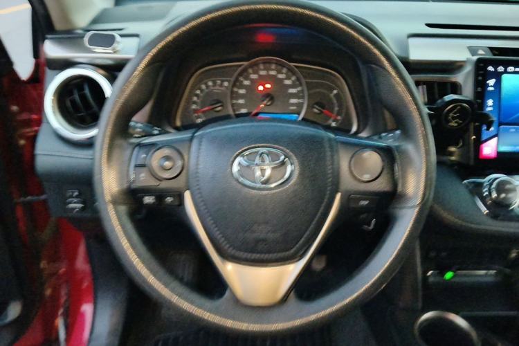 Used Toyota RAV4 2015 2.0L CVT Two-Wheel Drive Fashion Edition Steering Wheel