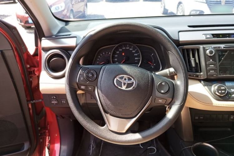 Used Toyota RAV4 2015 2.0L CVT Two-Wheel Drive Fashion Edition Steering Wheel