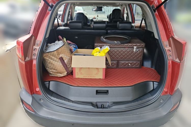Used Toyota RAV4 2015 2.5L Automatic 4x4 Prestige Edition Trunk