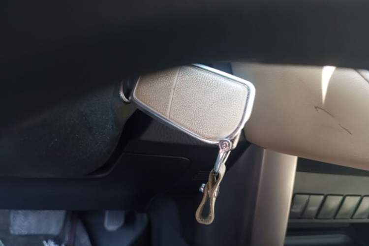 Used Toyota RAV4 2015 2.0L CVT Two-Wheel Drive Fashion Edition Vehicle Key