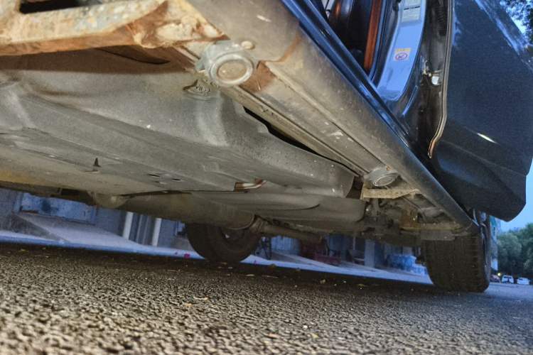 Used Toyota RAV4 2015 2.5L Automatic 4x4 Elite Edition Chassis Front Left