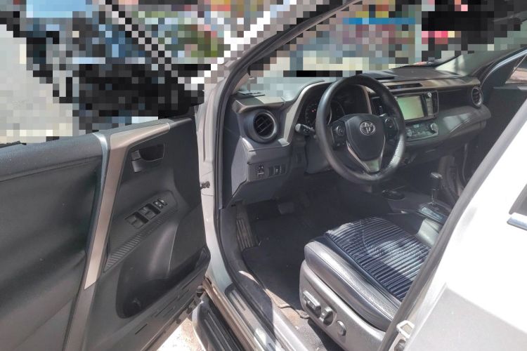 Used Toyota RAV4 2015 2.5L Automatic 4x4 Elite Edition Driver Seat