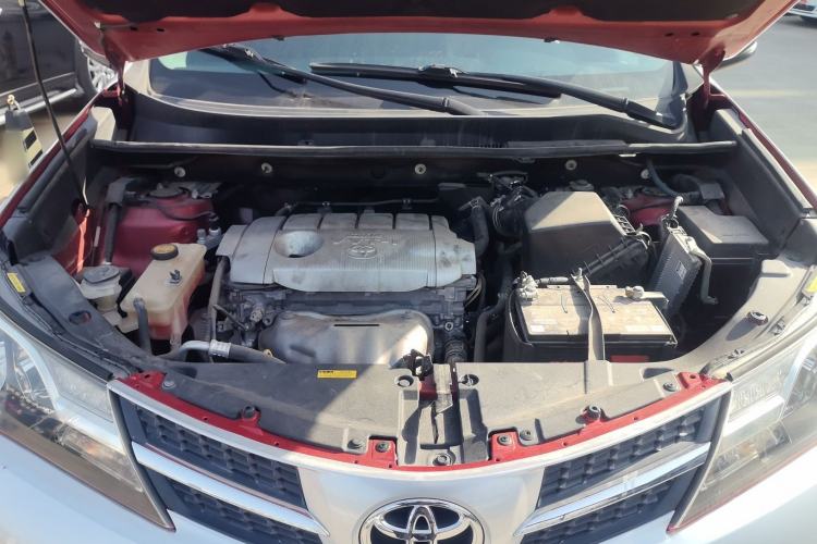 Used Toyota RAV4 2015 2.5L Automatic 4x4 Elite Edition Engine Bay