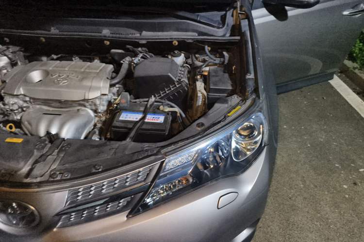 Used Toyota RAV4 2015 2.5L Automatic 4x4 Elite Edition Engine Bay Left