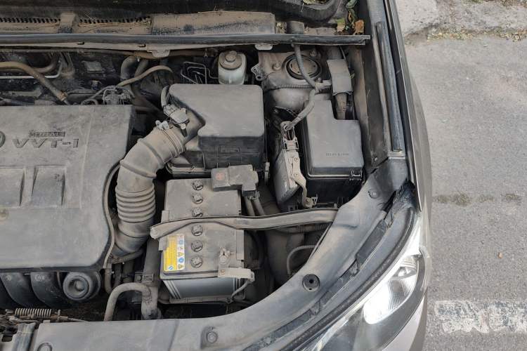 Used Toyota RAV4 2015 2.0L CVT Two-Wheel Drive Fashion Edition Engine Bay Left