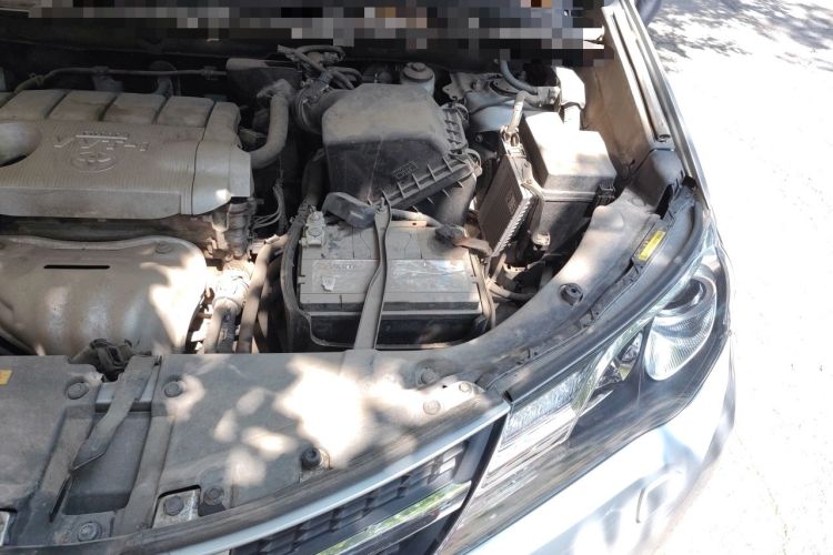 Used Toyota RAV4 2015 2.5L Automatic 4x4 Elite Edition Engine Bay Left