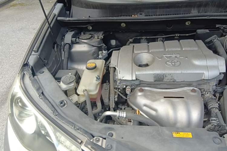 Used Toyota RAV4 2015 2.5L Automatic 4x4 Elite Edition Engine Bay Right