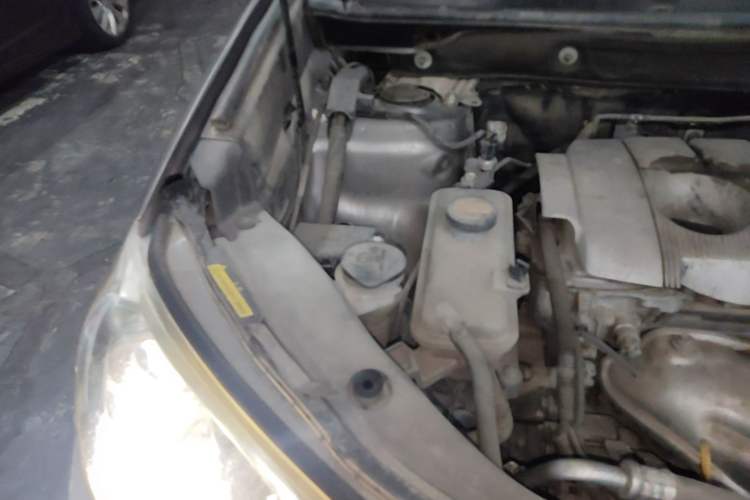 Used Toyota RAV4 2015 2.5L Automatic 4x4 Elite Edition Engine Bay Right