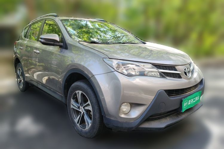 Used Toyota RAV4 2015 2.0L CVT Two-Wheel Drive Fashion Edition Exterior 2